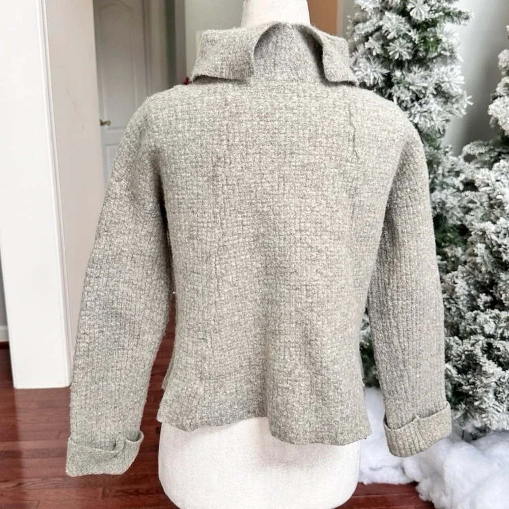 Free People 100% Wool Light Grey Long Sleeve Turtle Neck Sweater Size Small